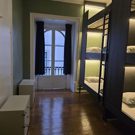 Party Zone Hostel Lisbon Exterior photo