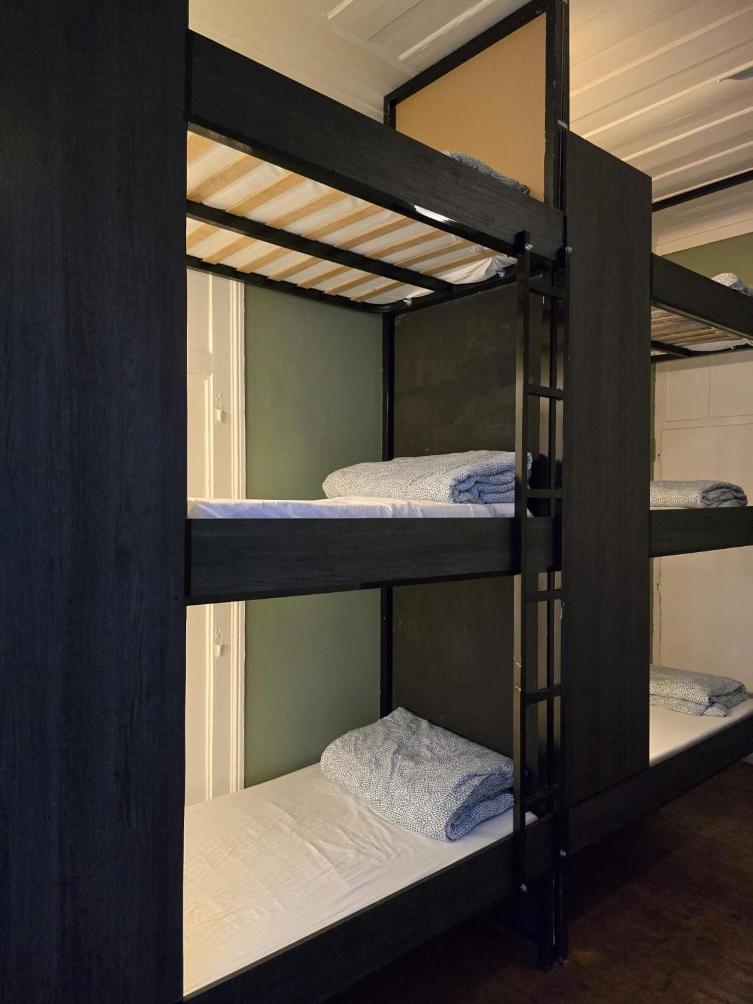 Party Zone Hostel Lisbon Exterior photo