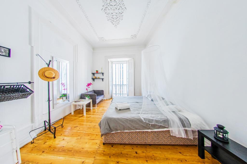 Party Zone Hostel Lisbon Exterior photo